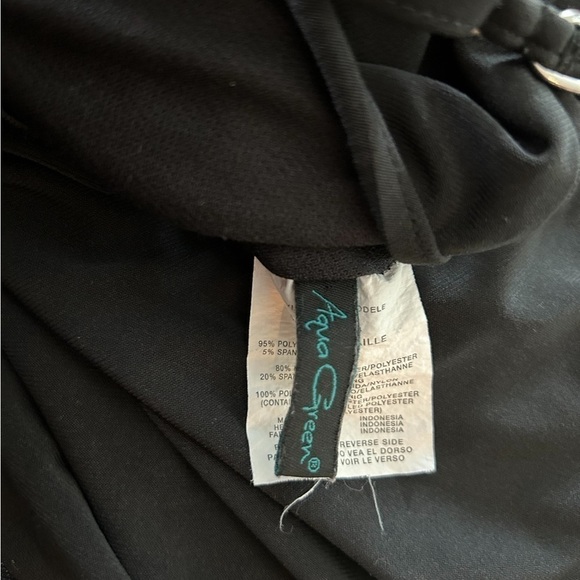 Aqua Green Keyhole Romper‎ size small - Picture 4 of 6